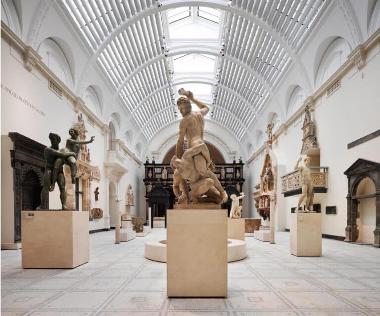 Albert Victoria müzesi heykel sergisi